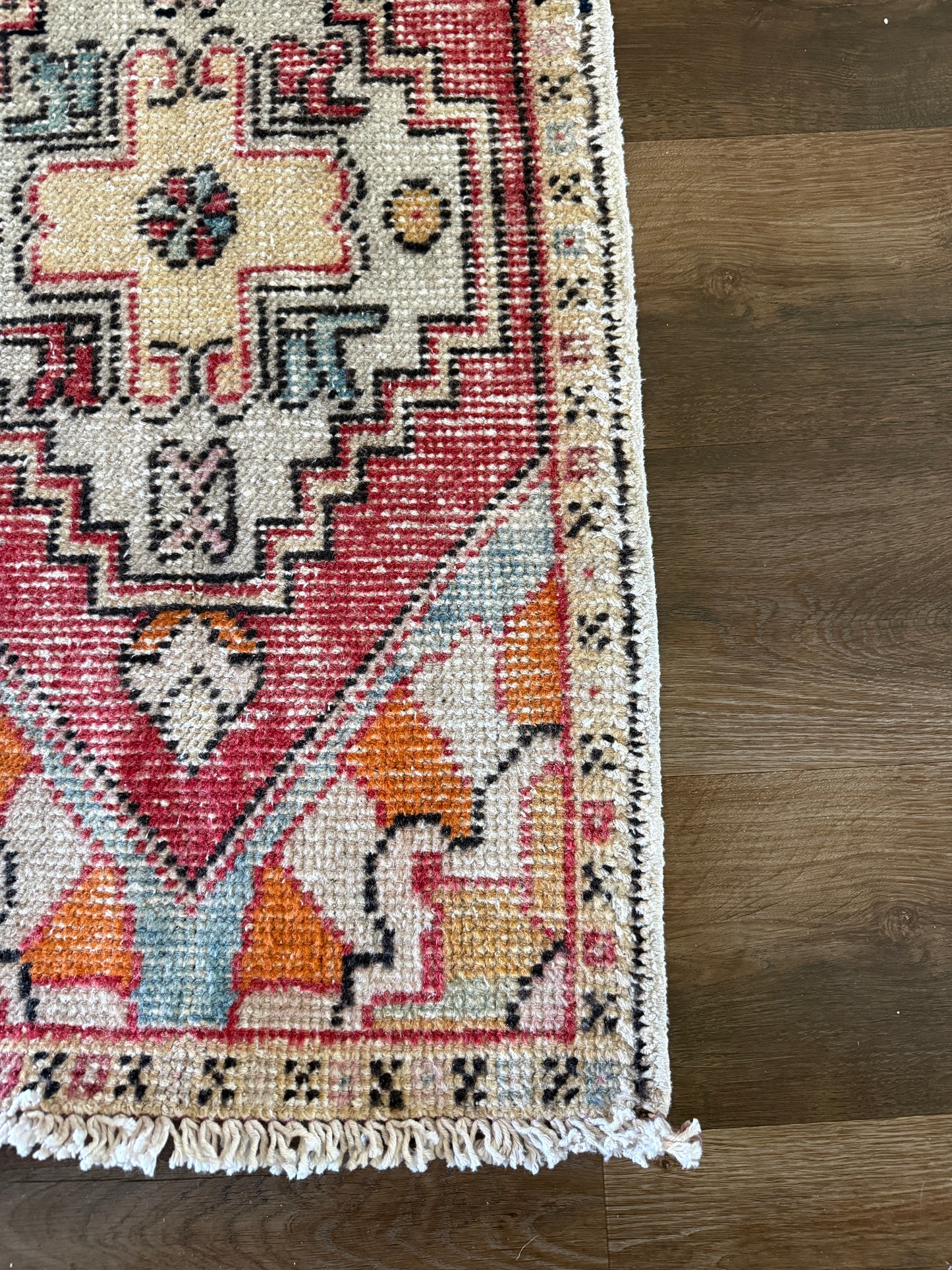 #10000 | 3' x 1'5"
